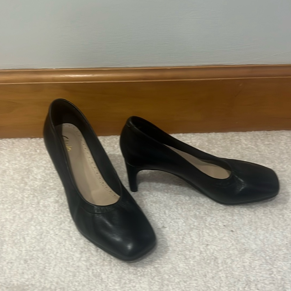 Clarks square toe leather pumps